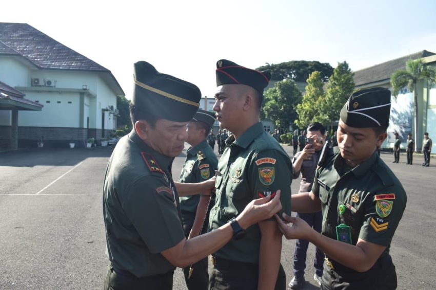 Danrem 043/Gatam Pimpin Upacara Laporan Korps dan Pelantikan Kenaikan Pangkat Periode 1 April 2025