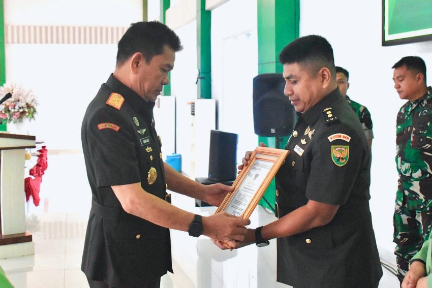 Danrem 043/Gatam Pimpin Serah Terima Jabatan Dandim 0411/KM