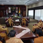 Hari Pertama Masuk Kantor, Gubernur Rahmat Mirzani Disambut Sejumlah Kepala Perangkat Daerah