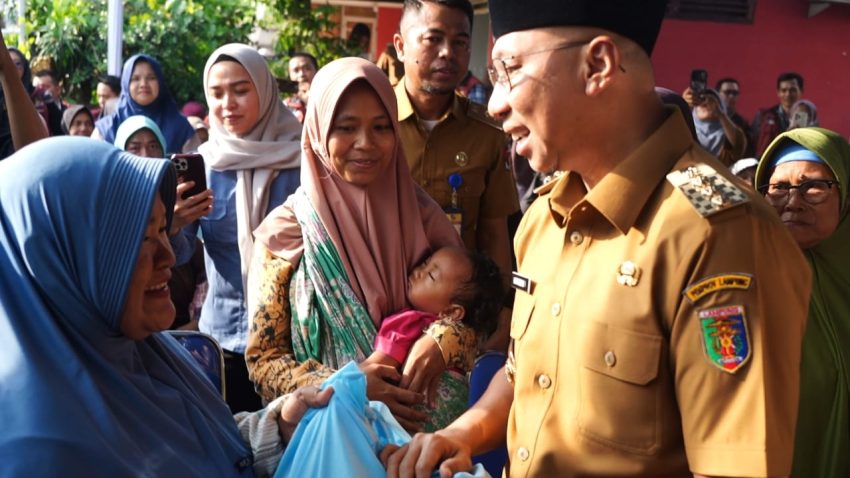 Gubernur Mirza Beri Bantuan Sembako, Kursi Roda, Hingga UEP