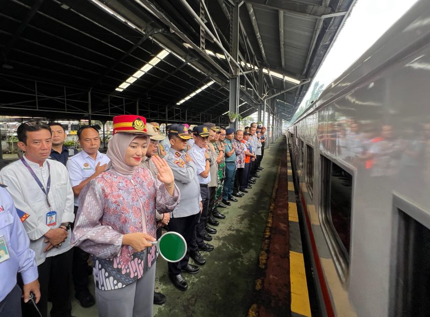 Wagub Jihan Nurlela Lepas Mudik Gratis