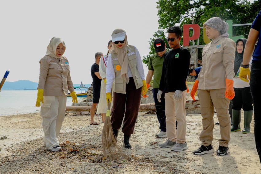 Wagub Jihan Gerakkan Aksi Nyata di Pantai Mutun dan Pulau Tangkil