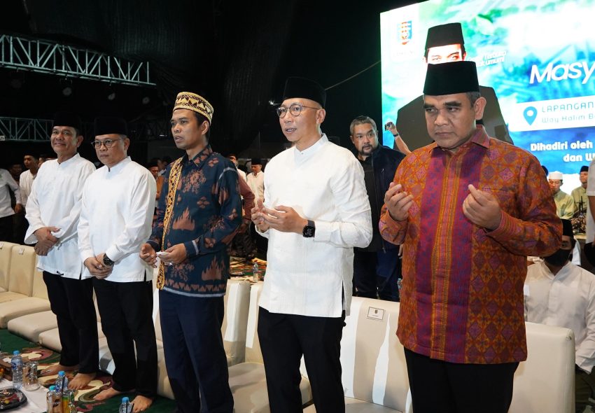 Ribuan Warga Lampung Hadiri Tabligh Akbar UAS