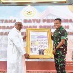 Danrem 043/Gatam Hadiri Peletakan Batu Pertama Pembangunan Sekolah Ponpes Riyadhus Sholihin Nur Rahman oleh Irjen TNI