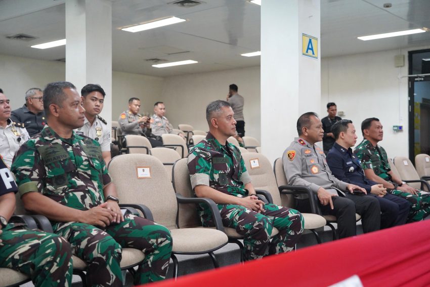 Kasrem 043/Gatam Hadiri Rapurna DPRD Provinsi Lampung