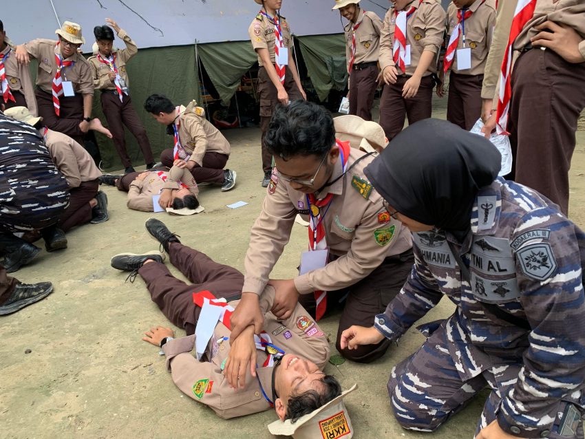 Lanal Lampung Tingkatkan Kesadaran Keselamatan Melalui Pelatihan Bantuan Hidup Dasar di Kawasan Pesisir