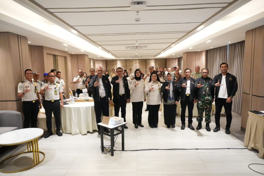 Kakumdam XXI/RI Menghadiri Pengukuhan Tim FORKOPDENSI Provinsi Lampung