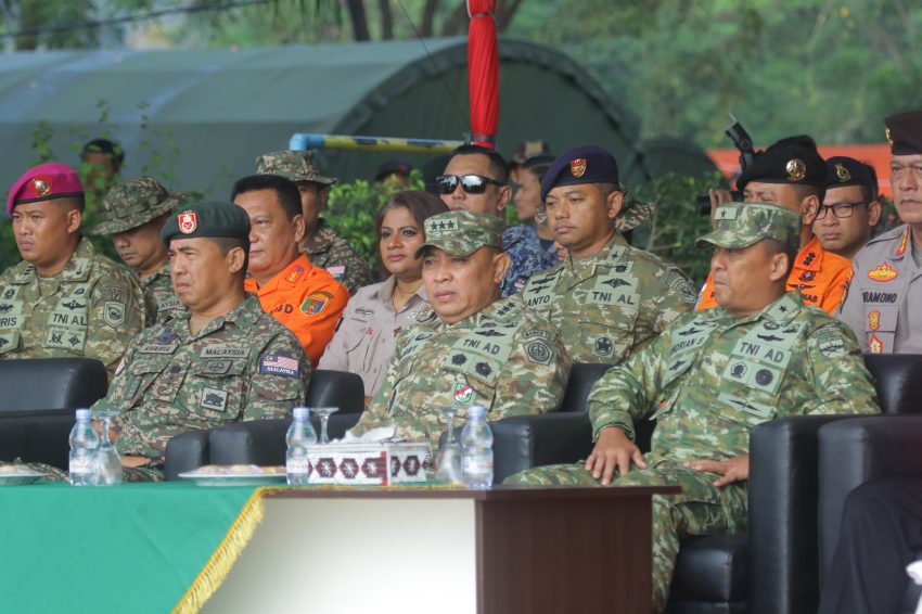Perkuat Sinergi Penanggulangan Bencana, Asops Panglima TNI Tutup Latgabma Malindo Darsasa 12 AB/2026 di Lampung