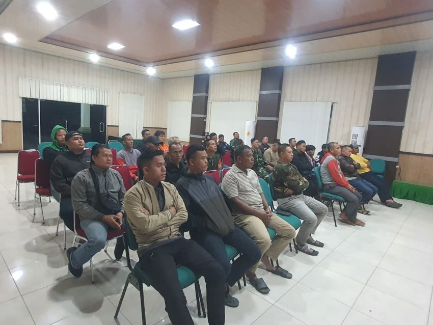 Nobar Bareng TNI-Warga, Korem 043/Gatam Buktikan Sepak Bola Pemersatu Bangsa