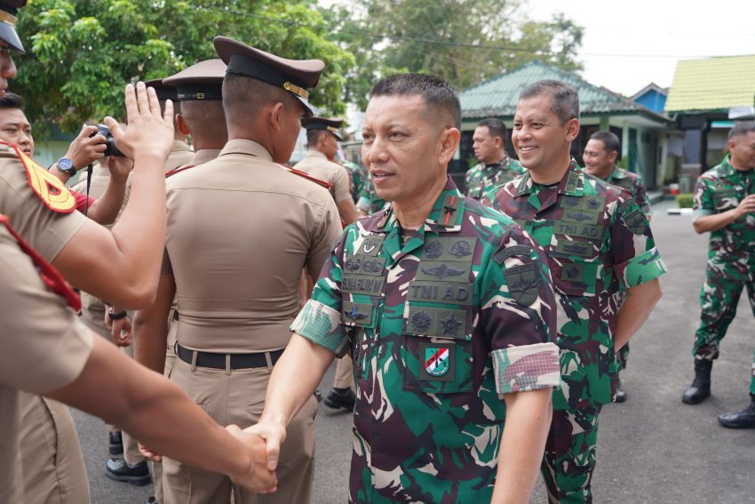 Tanamkan Karakter Sejak Dini, Danrem 043/Gatam Motivasi Taruna Akmil Menjadi Pemimpin Berintegritas