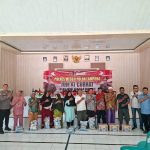 Polres Mesuji Melaksanakan Kegiatan Jumat Curhat di Desa Mekar Sari dan Bagikan Sembako serta Sampaikan Imbauan Cegah Karhutla Serta Lestarikan Hutan