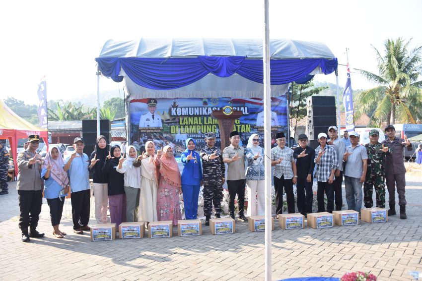 Pangkalan TNI AL Lampung Hadir untuk Masyarakat Pesisir Melalui Bakti Sosial dan Bakti Kesehatan