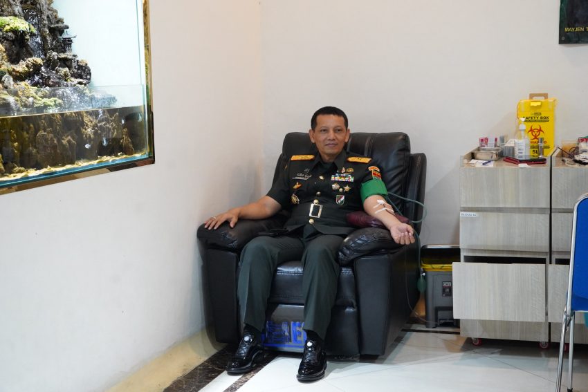 Danrem 043/Gatam Hadiri Ziarah Dan Bakti Kesehatan HUT Ke-1 Kodam XXI/Radin Inten