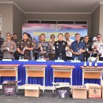 Tim Satgas BKO Pangkalan TNI AL Lampung Gagalkan Peredaran Ribuan Liter Minuman Keras Ilegal di Pelabuhan Bakauheni