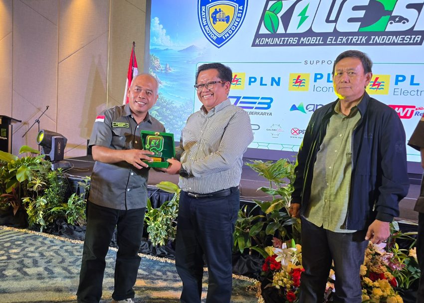 Hadiri 5th Anniversary KOLEKSI, GM PLN UID Lampung Apresiasi Edukasi Mobil Listrik dan Promosi Pariwisata Lampung