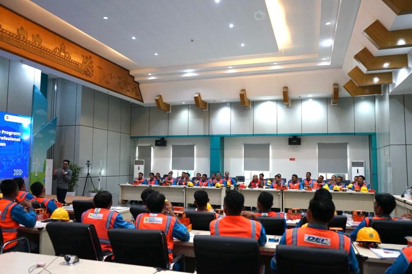 Sambut Hari Pelanggan Nasional, PLN UID Lampung Perkuat Kompetensi Petugas Alih Daya melalui Pelatihan CX100