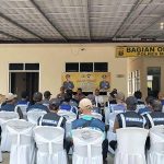 Kapolres Mesuji Laksanakan Program Rutin “Jumat Curhat”, Serahkan Bantuan Sembako Kepada Ojek Pangkalan Pomela