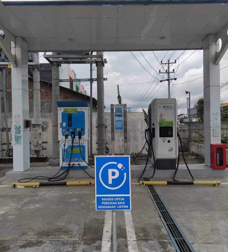 Tingkatkan Pelayanan Masyarakat, PLN Dorong SPKLU Partnership di Sektor Perhotelan dan Pariwisata pada Momentum Sumpah Pemuda